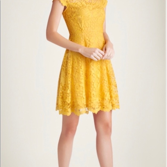 Yellow lace open back dress worn once - Picture 10 of 11